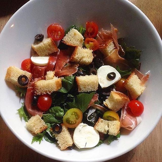 lacteos planetarica bocconcini de mozzarella en ensalada